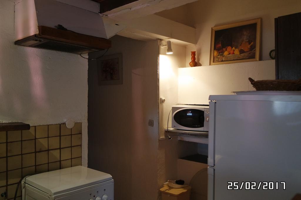 Mas Grimaud - Gite- Studio Et Chambres D'Hotes Familiales エガリエール エクステリア 写真