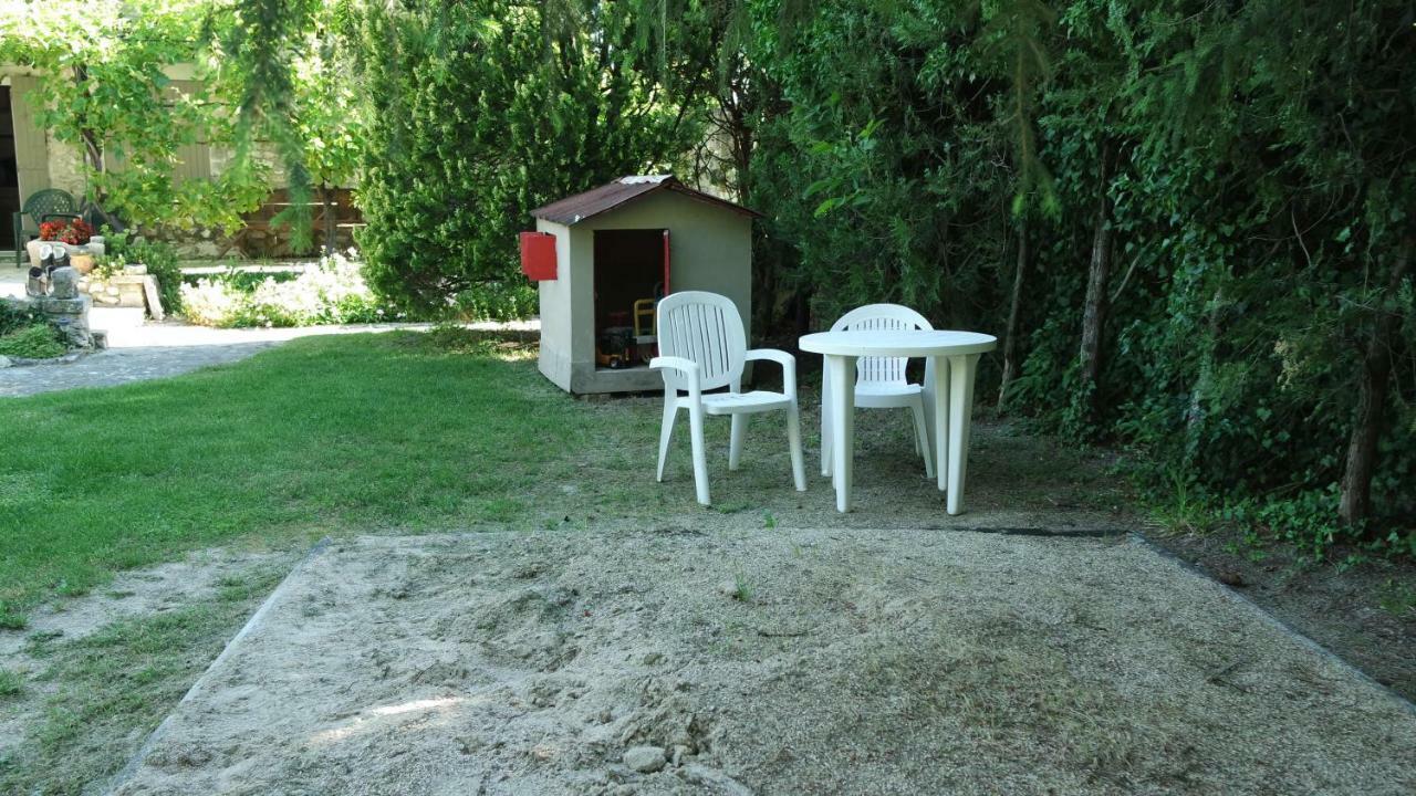 Mas Grimaud - Gite- Studio Et Chambres D'Hotes Familiales エガリエール エクステリア 写真