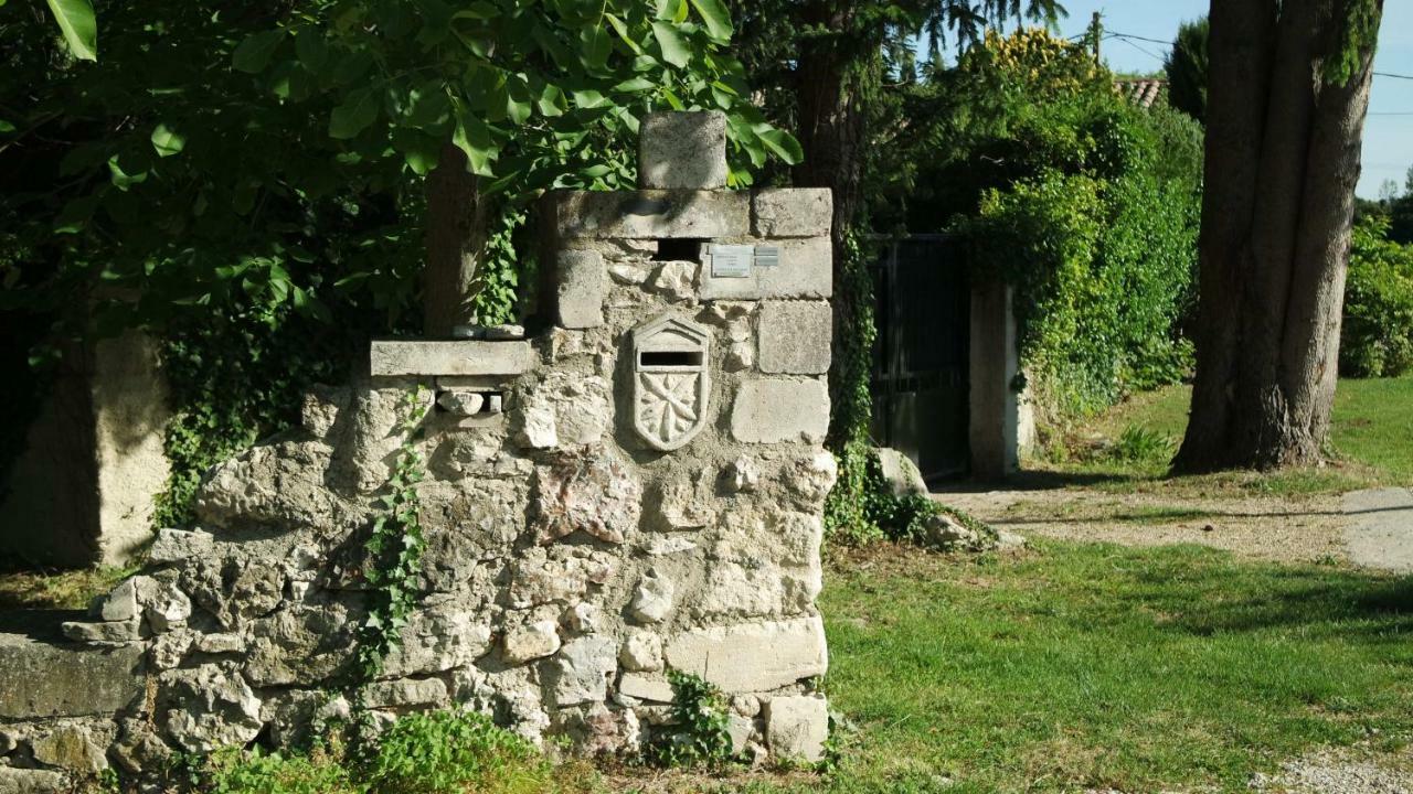 Mas Grimaud - Gite- Studio Et Chambres D'Hotes Familiales エガリエール エクステリア 写真