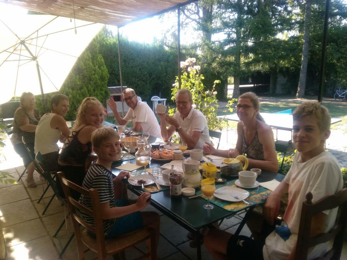Mas Grimaud - Gite- Studio Et Chambres D'Hotes Familiales エガリエール エクステリア 写真