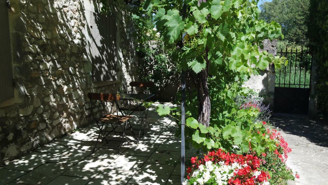 Mas Grimaud - Gite- Studio Et Chambres D'Hotes Familiales エガリエール エクステリア 写真