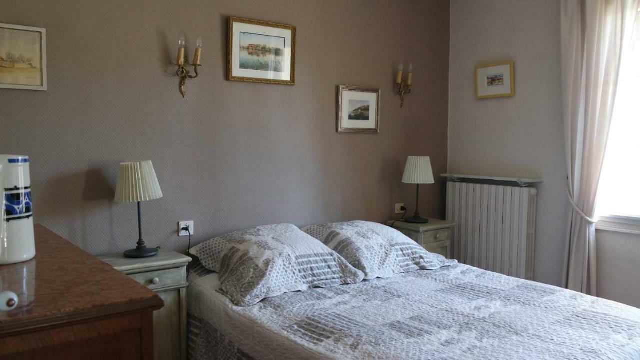 Mas Grimaud - Gite- Studio Et Chambres D'Hotes Familiales エガリエール エクステリア 写真